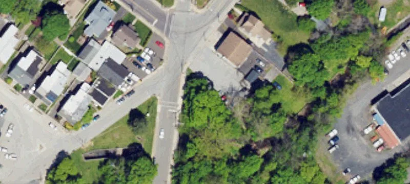 32 10th Ave