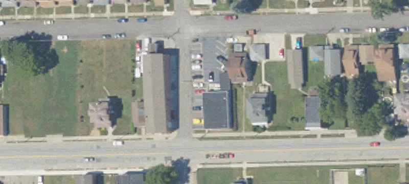 1126 Lawrence Ave