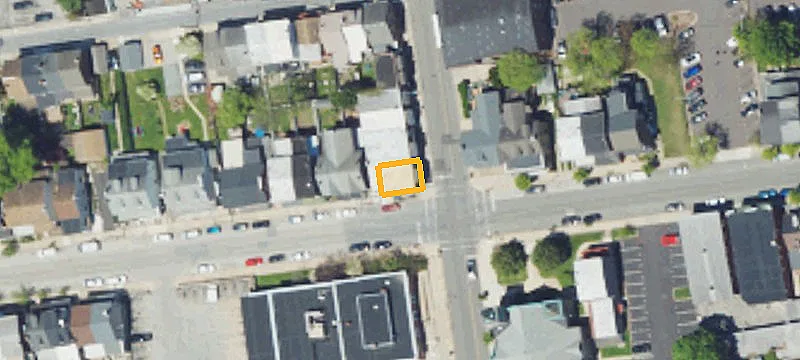 32 Gay St