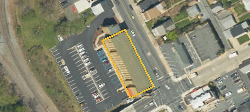 902 Main St