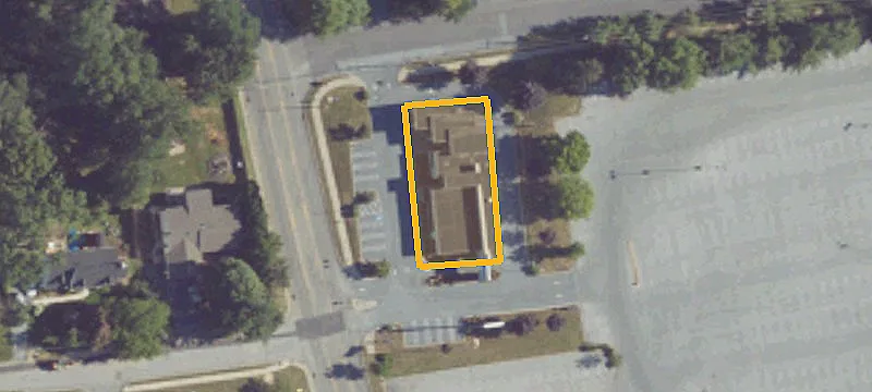 301 Colonial Rd