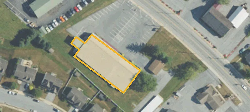 1686 Main St
