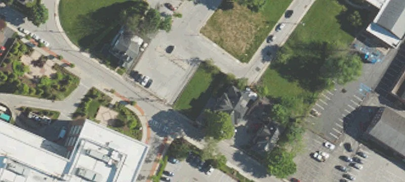 825 Smt Grv Ave