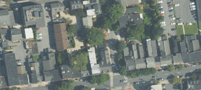 245 King St