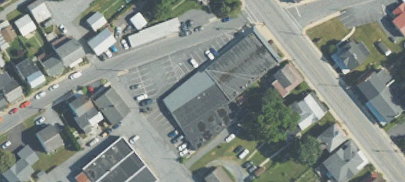 1438 Main St