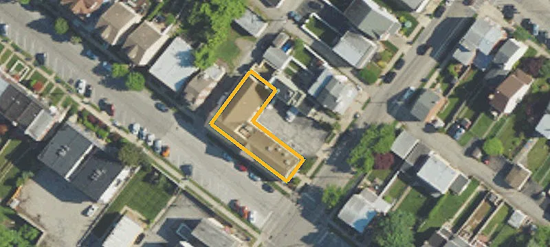 300 Maple St