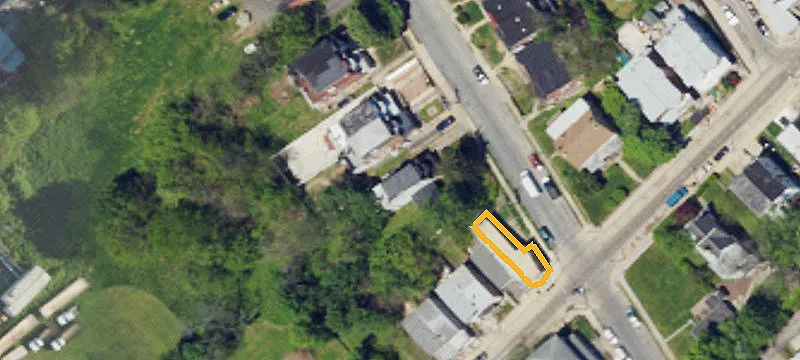908 Rdg Ave
