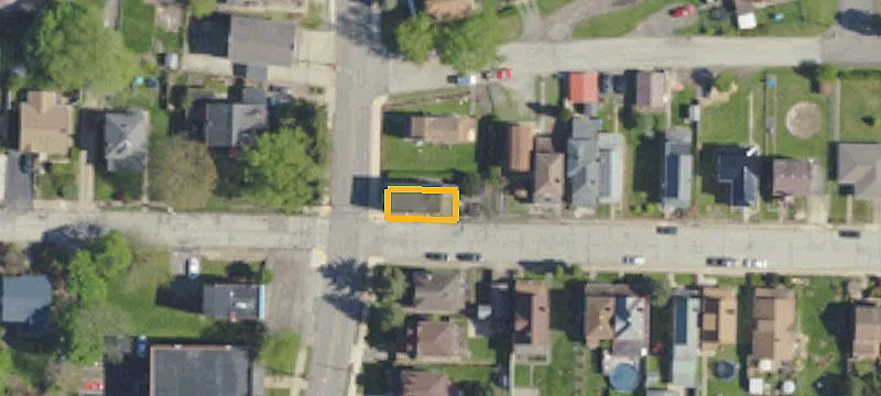 2615 Main St
