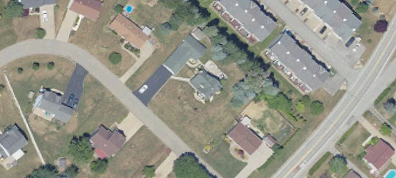 102 Oak Ln