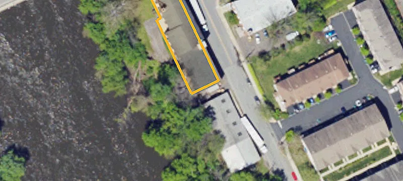 98 Main St
