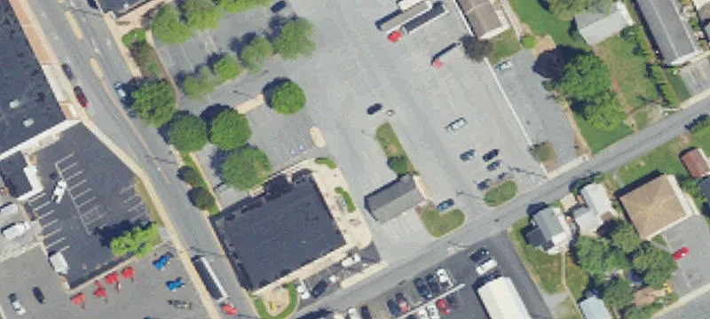 33 Railroad Ave