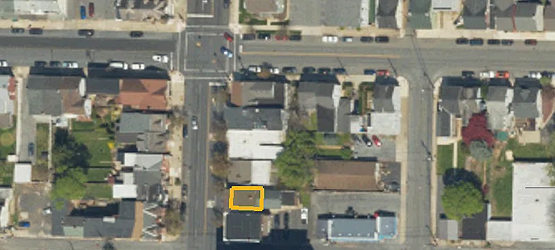 648 New St
