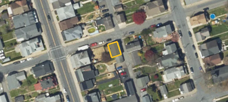 213-215 Franklin St