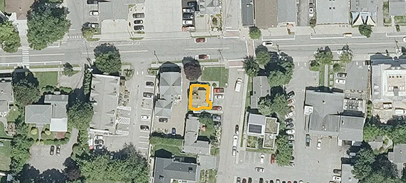 45 Narragansett Ave