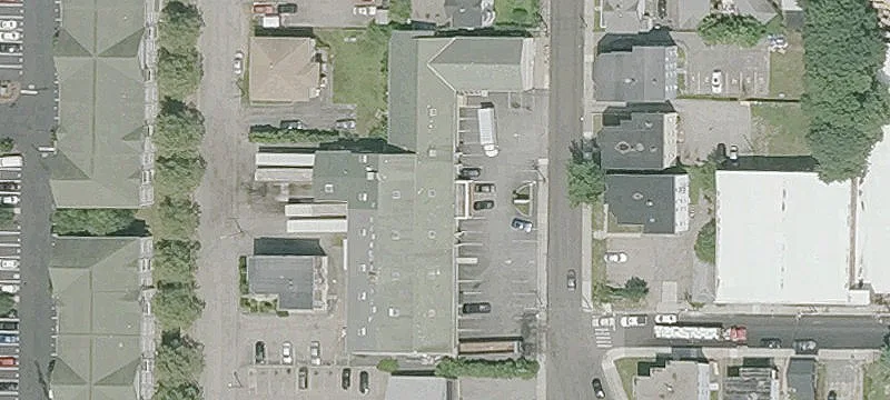 598 Wood Ave