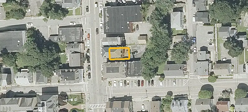 98 Main St