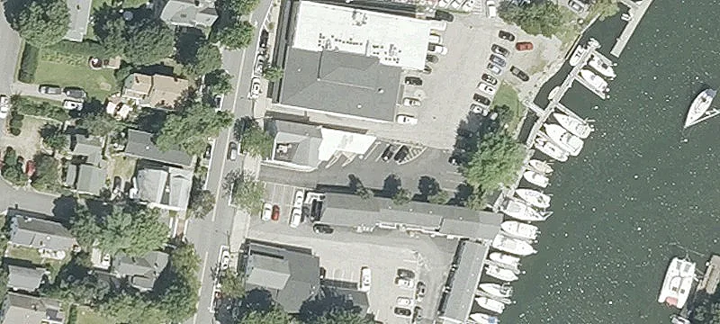 27 Brown St