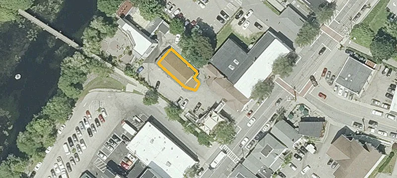 323 Main St