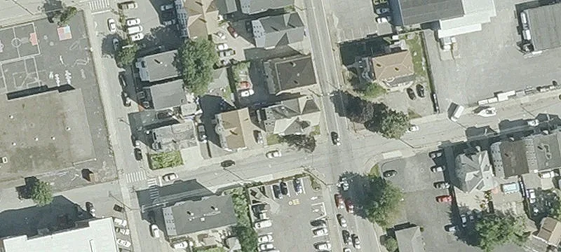 260 Lonsdale Ave