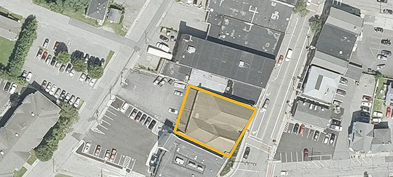 1243 Main St