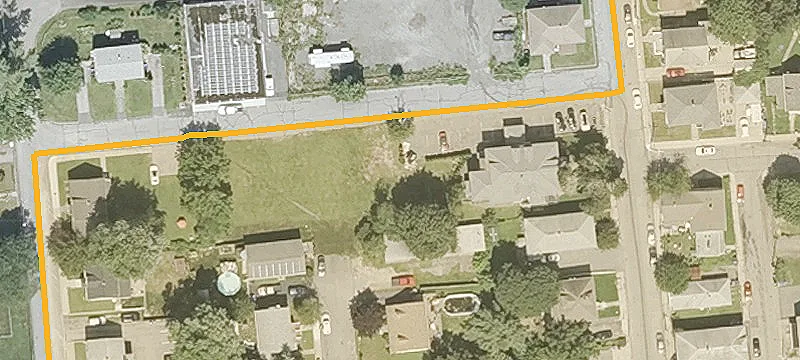 82 Pond St