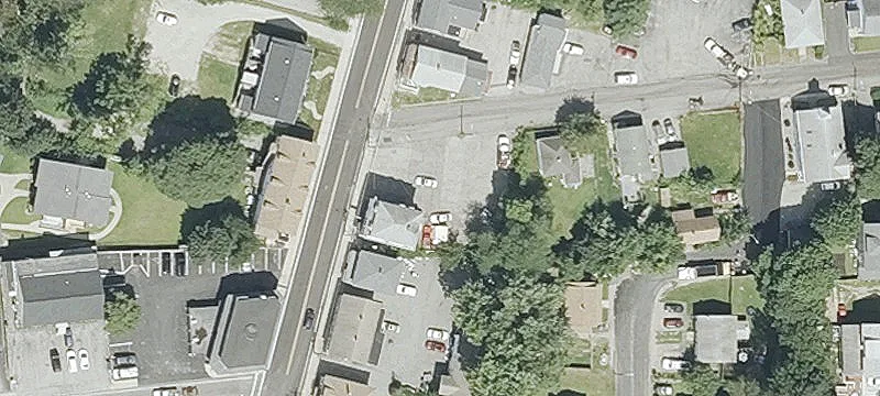 1626 Main St