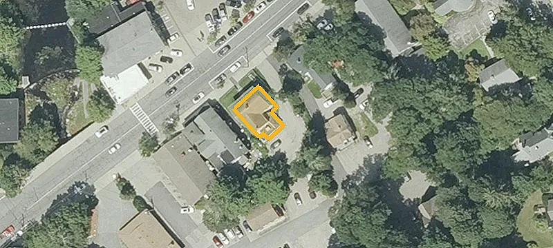 390 Main St