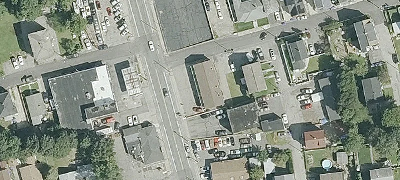 905 Charles St