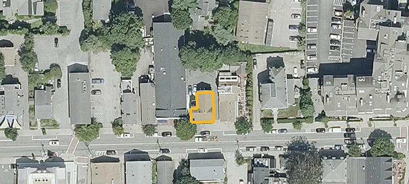 16 Narragansett Ave