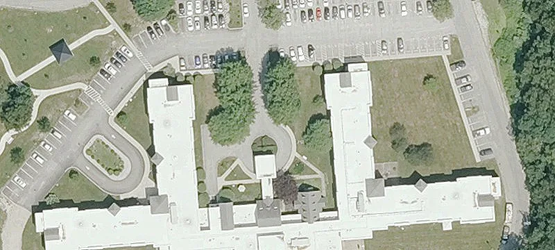 10 Rhodes Ave