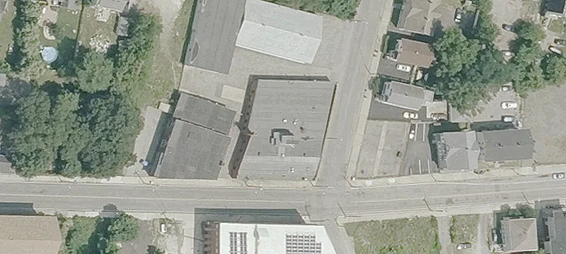 416 Pond St