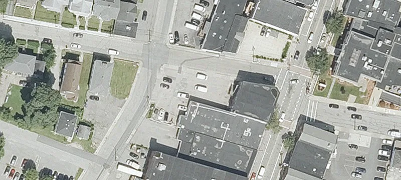 1225 Main St