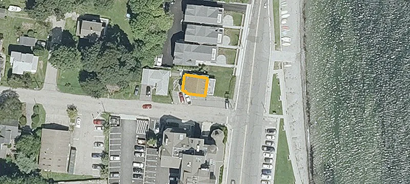 61 Conanicus Ave