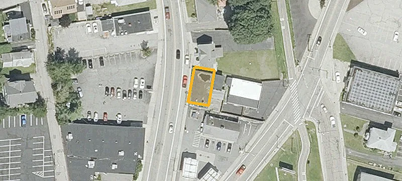 1124 Main St