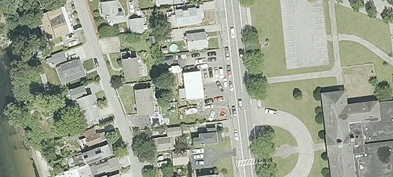 635 Bullocks Pt Ave
