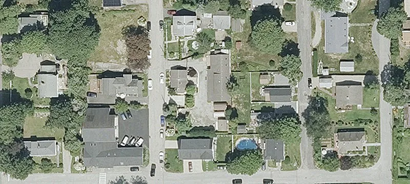 26 Douglas St