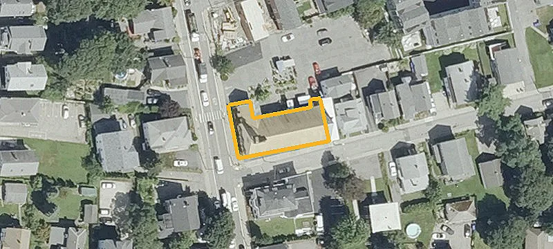 324 Main St