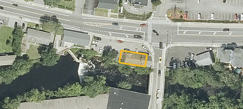 1176 Main St