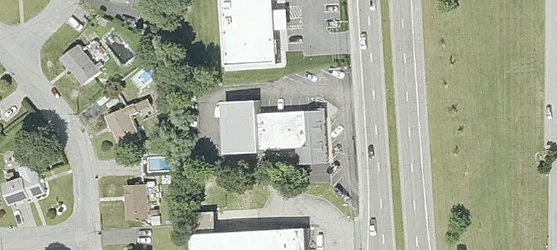 339 Quaker Ln