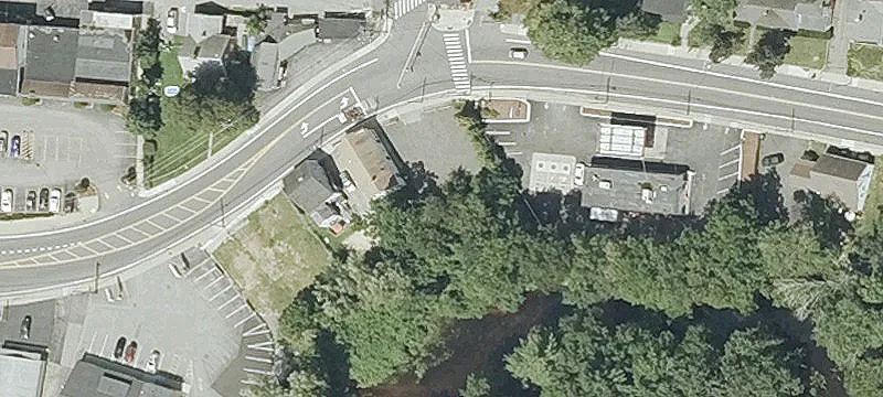 1112 Main St