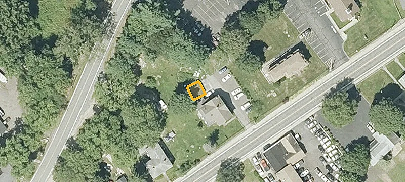 1097 Main St