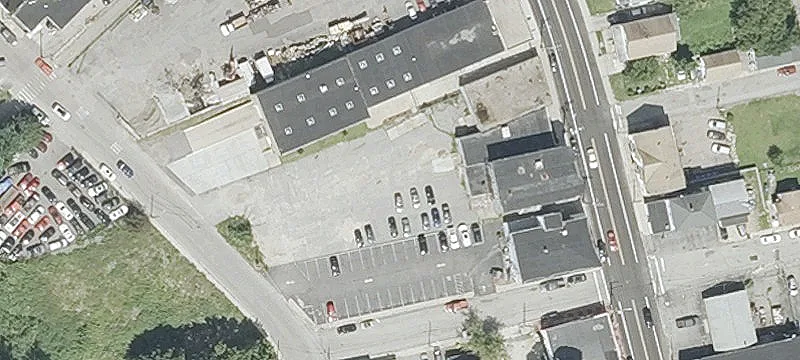 1353 Main St