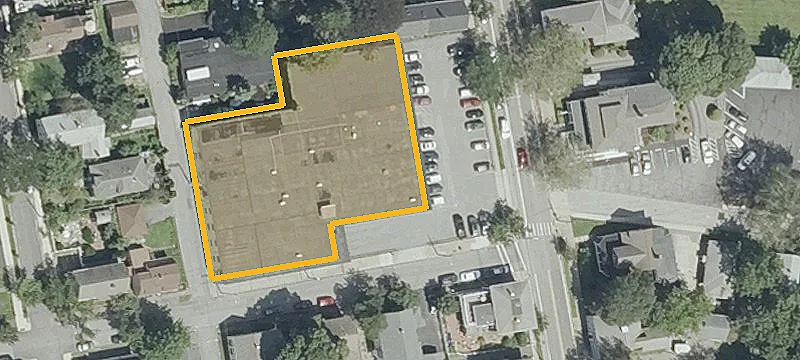 569 Main St