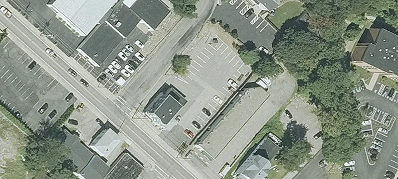 1181 Douglas Ave