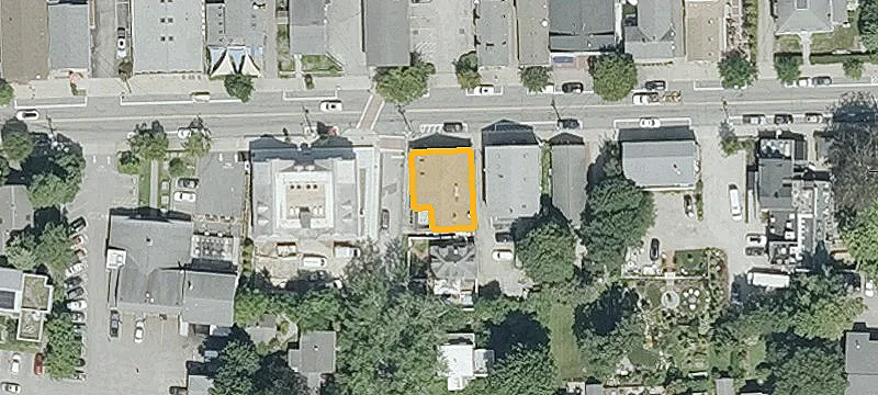 25 Narragansett Ave