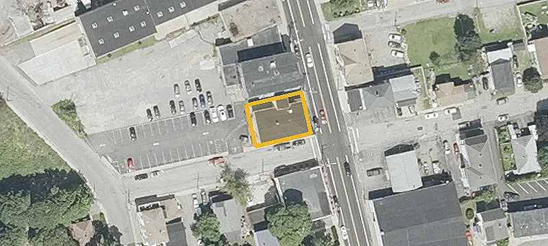 1365 Main St