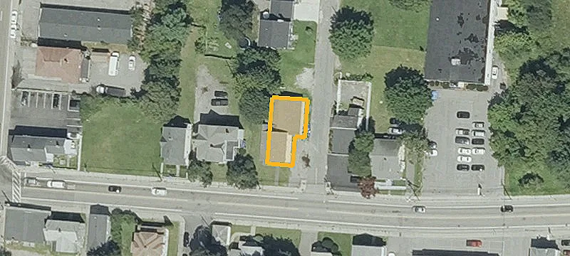 390 Child St