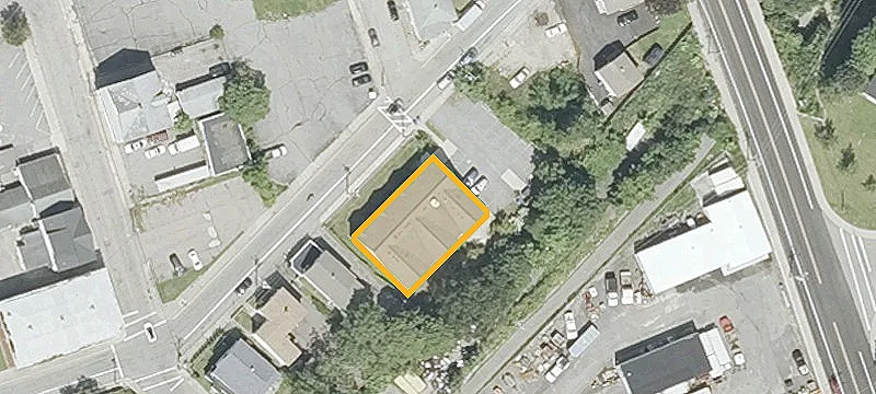 24 Roberts St