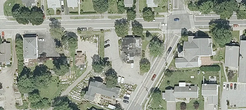 109 Narragansett Ave