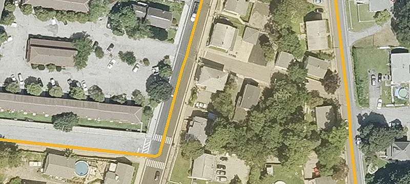 1572 Main St